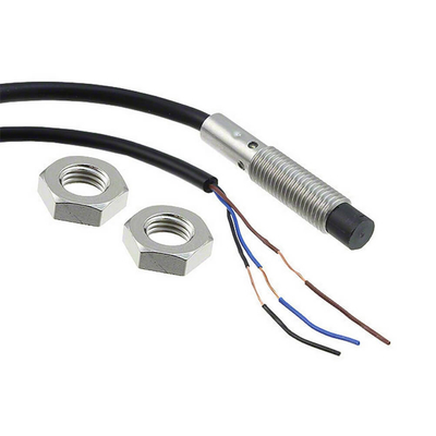 Mejorar su producción con E2B-M18KN16-WZ-B1 2M OMS Sensores de Proximidad Inductivos